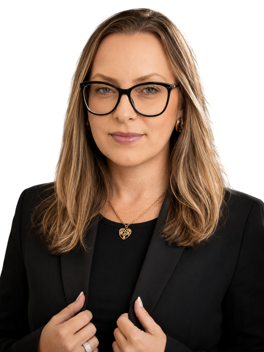 Retrato de Eligia Torres, advogada especialista em direito previdenciário.